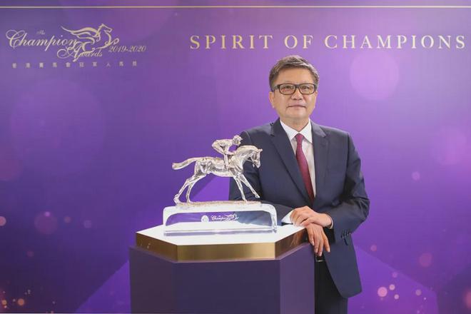 眼罩夺魁家族曾养香港马王J9国际集团王经纬赛驹戴(图3)