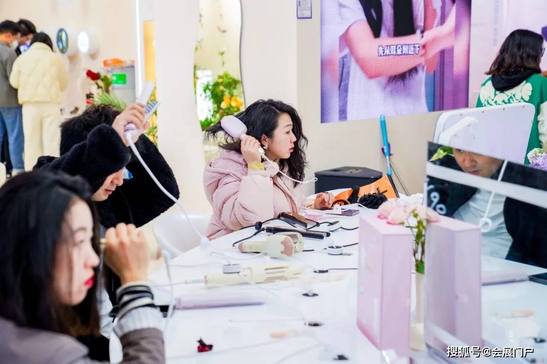 展AWE 美健个护尖端科技专区九游会j9登录2025上海家电(图2)