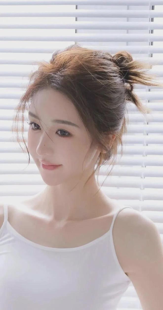 认爸爸_妈妈戴眼罩误认爸爸V2j9九游会网站入口妈妈戴眼罩误(图1)